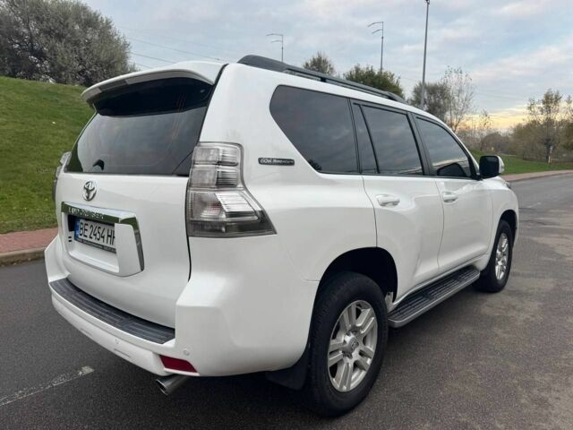 Белый Тойота Ленд Крузер Прадо 150, объемом двигателя 4 л и пробегом 237 тыс. км за 19700 $, фото 12 на Automoto.ua