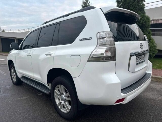 Белый Тойота Ленд Крузер Прадо 150, объемом двигателя 4 л и пробегом 237 тыс. км за 19700 $, фото 1 на Automoto.ua