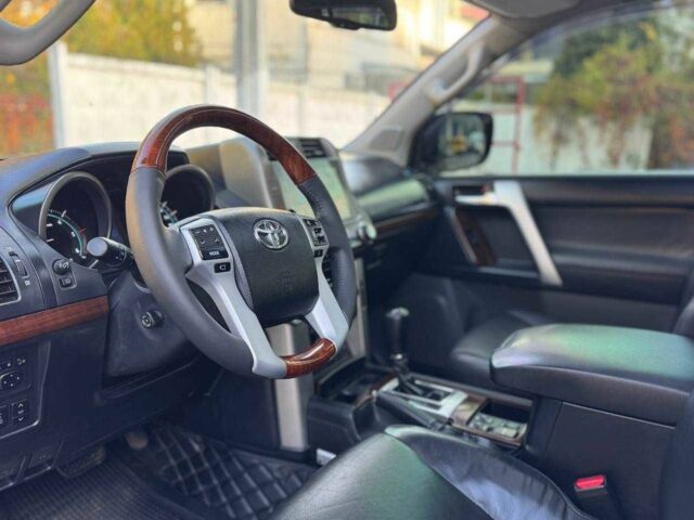 Белый Тойота Ленд Крузер Прадо 150, объемом двигателя 3 л и пробегом 202 тыс. км за 23900 $, фото 10 на Automoto.ua