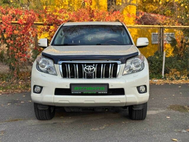Белый Тойота Ленд Крузер Прадо 150, объемом двигателя 3 л и пробегом 202 тыс. км за 23900 $, фото 3 на Automoto.ua