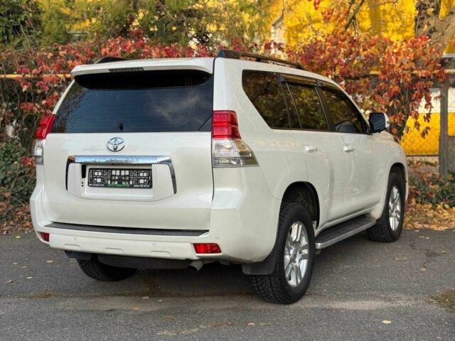 Белый Тойота Ленд Крузер Прадо 150, объемом двигателя 3 л и пробегом 202 тыс. км за 23900 $, фото 5 на Automoto.ua