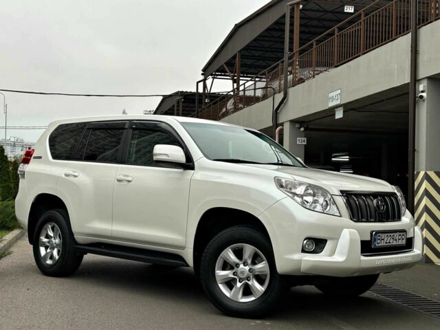 Белый Тойота Ленд Крузер Прадо 150, объемом двигателя 2.7 л и пробегом 180 тыс. км за 20500 $, фото 2 на Automoto.ua