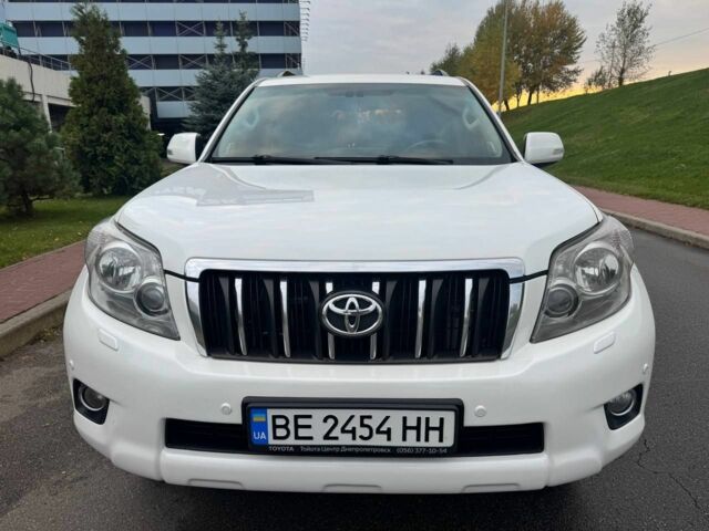 Белый Тойота Ленд Крузер Прадо 150, объемом двигателя 4 л и пробегом 237 тыс. км за 19700 $, фото 4 на Automoto.ua
