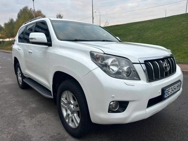 Белый Тойота Ленд Крузер Прадо 150, объемом двигателя 4 л и пробегом 237 тыс. км за 19700 $, фото 11 на Automoto.ua