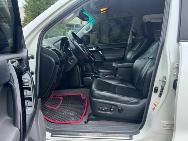 Белый Тойота Ленд Крузер Прадо 150, объемом двигателя 4 л и пробегом 237 тыс. км за 19700 $, фото 15 на Automoto.ua