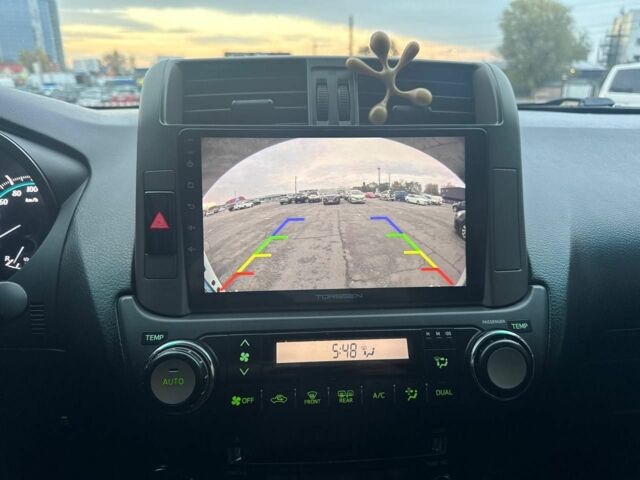 Белый Тойота Ленд Крузер Прадо 150, объемом двигателя 4 л и пробегом 237 тыс. км за 19700 $, фото 20 на Automoto.ua