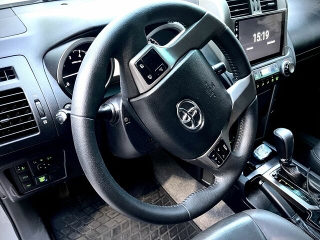 Белый Тойота Ленд Крузер Прадо 150, объемом двигателя 2.7 л и пробегом 233 тыс. км за 19000 $, фото 10 на Automoto.ua