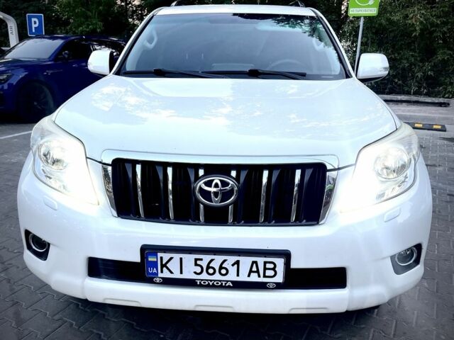 Белый Тойота Ленд Крузер Прадо 150, объемом двигателя 2.7 л и пробегом 233 тыс. км за 19000 $, фото 2 на Automoto.ua