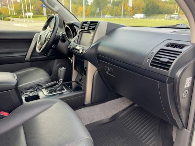 Білий Тойота Ленд Крузер Прадо 150, об'ємом двигуна 3 л та пробігом 208 тис. км за 27300 $, фото 6 на Automoto.ua