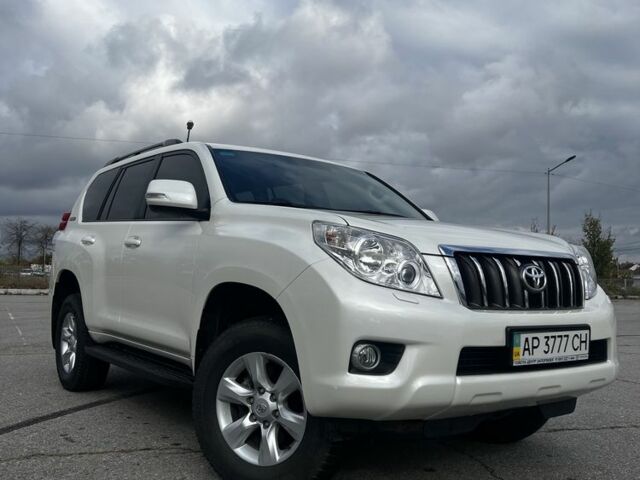 Тойота Ленд Крузер Прадо 150 2012 в Запорожье на Automoto.ua Белый Тойота Ленд Крузер Прадо 150, объемом двигателя 2.7 л и пробегом 38 тыс. км за 29000 $, фото 2 на Automoto.ua