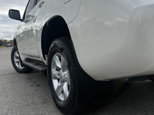 Тойота Ленд Крузер Прадо 150 2012 в Запорожье на Automoto.ua Белый Тойота Ленд Крузер Прадо 150, объемом двигателя 2.7 л и пробегом 38 тыс. км за 29000 $, фото 10 на Automoto.ua