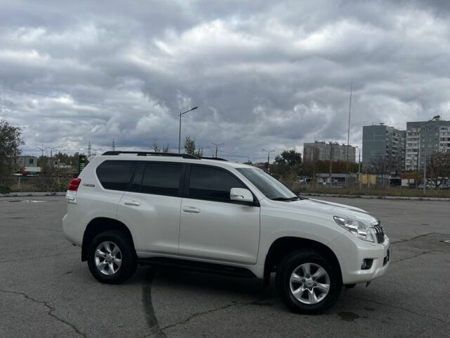 Тойота Ленд Крузер Прадо 150 2012 в Запорожье на Automoto.ua Белый Тойота Ленд Крузер Прадо 150, объемом двигателя 2.7 л и пробегом 38 тыс. км за 29000 $, фото 12 на Automoto.ua
