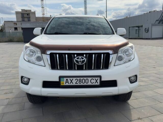 Білий Тойота Ленд Крузер Прадо 150, об'ємом двигуна 3 л та пробігом 208 тис. км за 27300 $, фото 1 на Automoto.ua