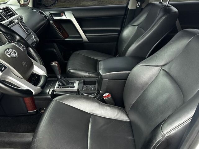 Белый Тойота Ленд Крузер Прадо 150, объемом двигателя 3 л и пробегом 148 тыс. км за 27500 $, фото 14 на Automoto.ua