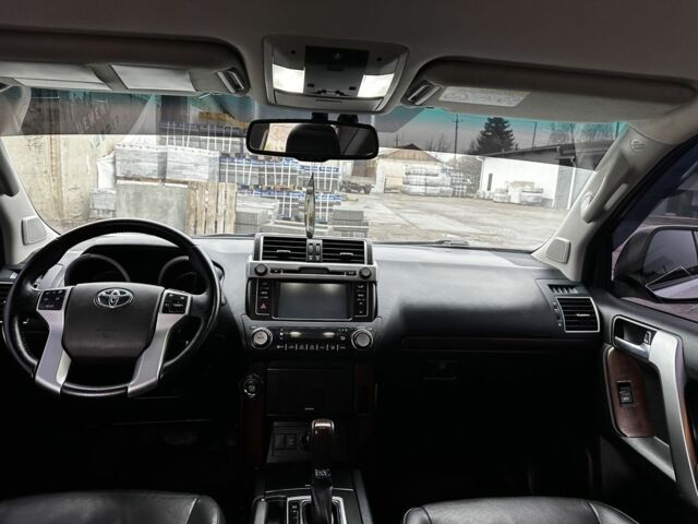 Белый Тойота Ленд Крузер Прадо 150, объемом двигателя 3 л и пробегом 148 тыс. км за 27500 $, фото 17 на Automoto.ua