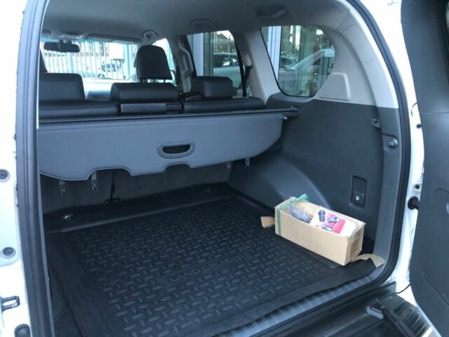 Белый Тойота Ленд Крузер Прадо 150, объемом двигателя 3 л и пробегом 121 тыс. км за 12800 $, фото 13 на Automoto.ua