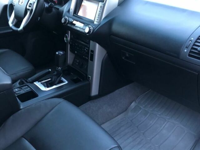 Белый Тойота Ленд Крузер Прадо 150, объемом двигателя 3 л и пробегом 121 тыс. км за 12800 $, фото 17 на Automoto.ua