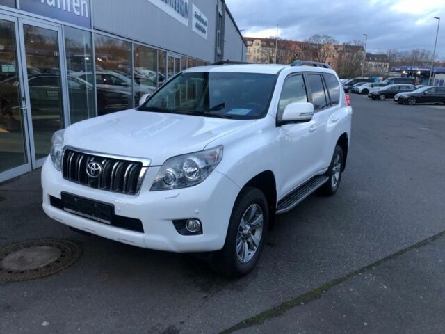 Белый Тойота Ленд Крузер Прадо 150, объемом двигателя 3 л и пробегом 121 тыс. км за 12800 $, фото 1 на Automoto.ua