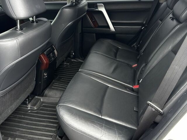 Белый Тойота Ленд Крузер Прадо 150, объемом двигателя 3 л и пробегом 148 тыс. км за 27500 $, фото 16 на Automoto.ua