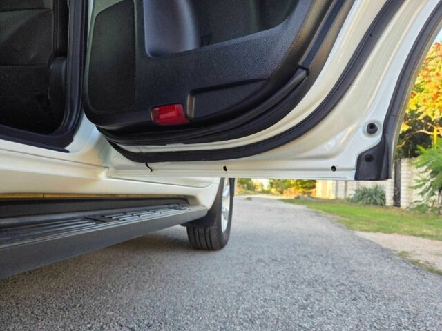 Белый Тойота Ленд Крузер Прадо 150, объемом двигателя 2.7 л и пробегом 118 тыс. км за 25500 $, фото 22 на Automoto.ua