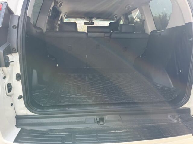 Белый Тойота Ленд Крузер Прадо 150, объемом двигателя 3 л и пробегом 257 тыс. км за 27500 $, фото 11 на Automoto.ua