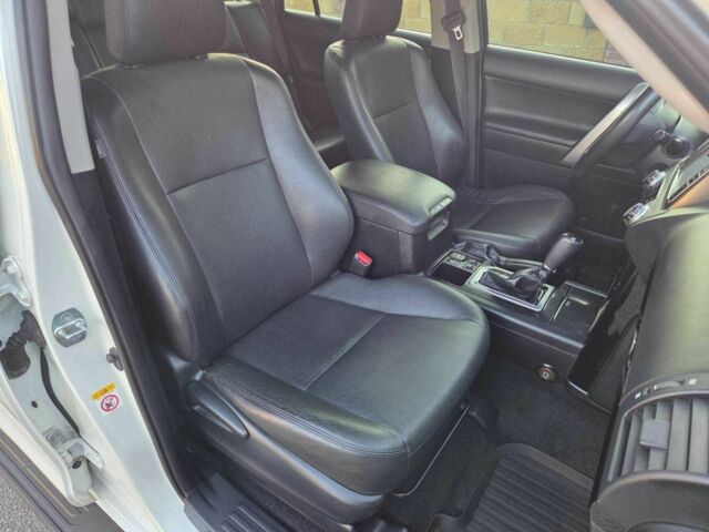 Белый Тойота Ленд Крузер Прадо 150, объемом двигателя 2.7 л и пробегом 118 тыс. км за 25500 $, фото 13 на Automoto.ua