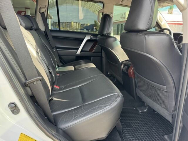 Белый Тойота Ленд Крузер Прадо 150, объемом двигателя 3 л и пробегом 257 тыс. км за 27500 $, фото 8 на Automoto.ua