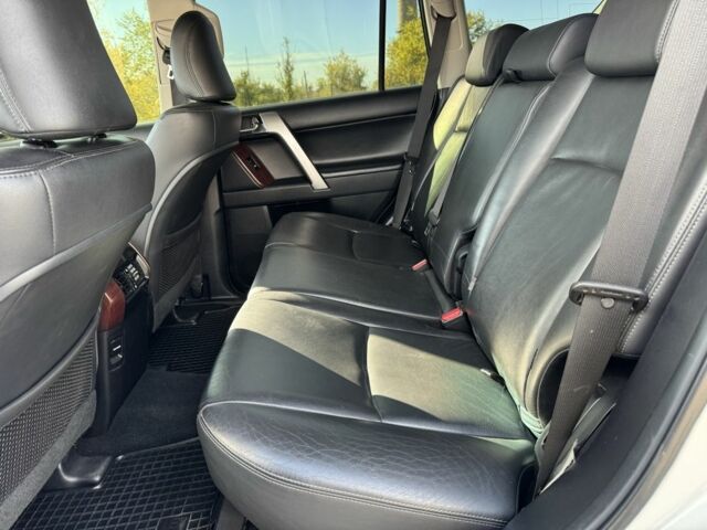 Белый Тойота Ленд Крузер Прадо 150, объемом двигателя 3 л и пробегом 257 тыс. км за 27500 $, фото 15 на Automoto.ua