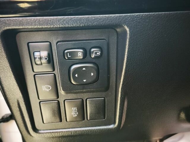 Белый Тойота Ленд Крузер Прадо 150, объемом двигателя 2.8 л и пробегом 156 тыс. км за 22000 $, фото 9 на Automoto.ua