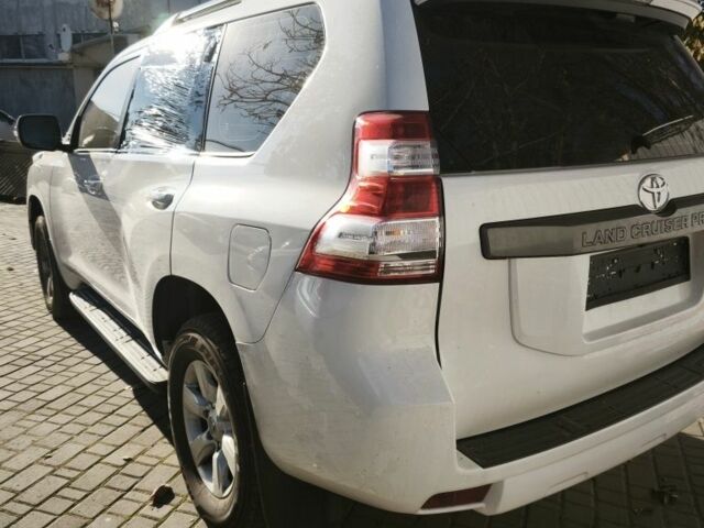 Белый Тойота Ленд Крузер Прадо 150, объемом двигателя 2.8 л и пробегом 156 тыс. км за 22000 $, фото 2 на Automoto.ua