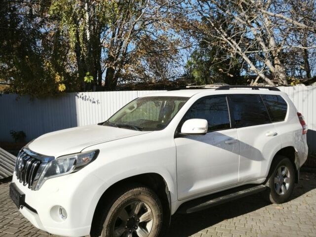 Белый Тойота Ленд Крузер Прадо 150, объемом двигателя 2.8 л и пробегом 156 тыс. км за 22000 $, фото 1 на Automoto.ua