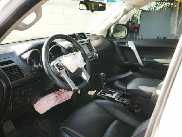 Белый Тойота Ленд Крузер Прадо 150, объемом двигателя 2.8 л и пробегом 156 тыс. км за 22000 $, фото 8 на Automoto.ua