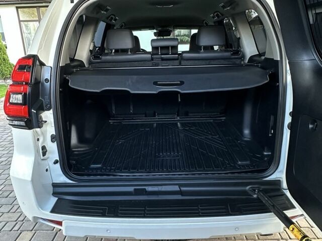 Білий Тойота Ленд Крузер Прадо 150, об'ємом двигуна 2.8 л та пробігом 101 тис. км за 40000 $, фото 20 на Automoto.ua