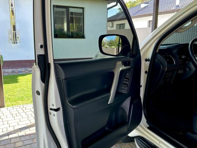 Білий Тойота Ленд Крузер Прадо 150, об'ємом двигуна 2.8 л та пробігом 101 тис. км за 40000 $, фото 8 на Automoto.ua