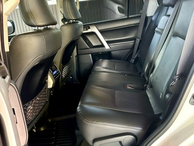 Білий Тойота Ленд Крузер Прадо 150, об'ємом двигуна 2.8 л та пробігом 101 тис. км за 40000 $, фото 14 на Automoto.ua