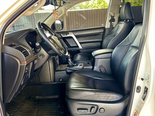 Білий Тойота Ленд Крузер Прадо 150, об'ємом двигуна 2.8 л та пробігом 101 тис. км за 40000 $, фото 9 на Automoto.ua