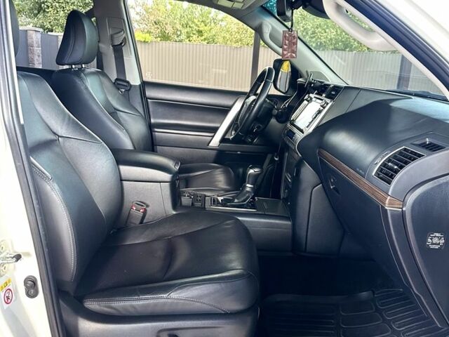 Білий Тойота Ленд Крузер Прадо 150, об'ємом двигуна 2.8 л та пробігом 101 тис. км за 40000 $, фото 16 на Automoto.ua