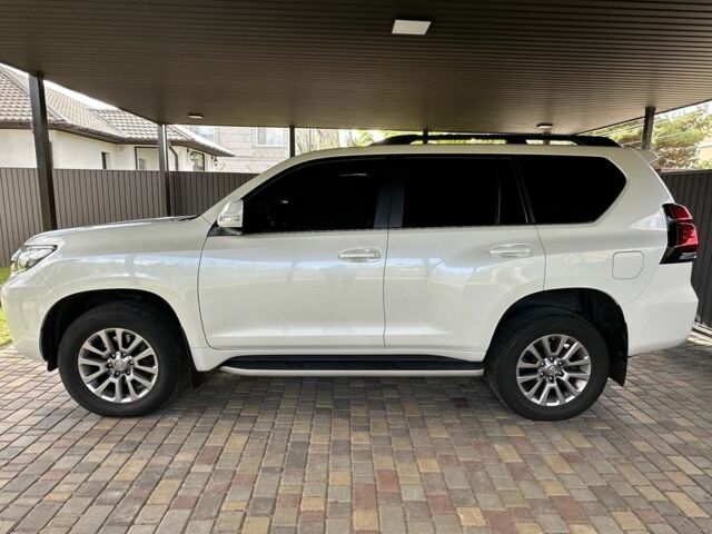 Білий Тойота Ленд Крузер Прадо 150, об'ємом двигуна 2.8 л та пробігом 101 тис. км за 40000 $, фото 1 на Automoto.ua