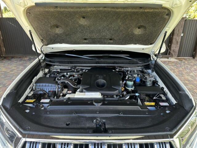 Білий Тойота Ленд Крузер Прадо 150, об'ємом двигуна 2.8 л та пробігом 101 тис. км за 40000 $, фото 22 на Automoto.ua