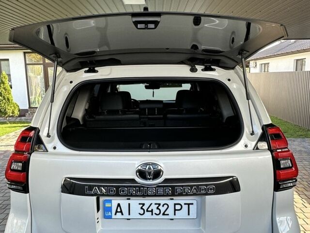 Білий Тойота Ленд Крузер Прадо 150, об'ємом двигуна 2.8 л та пробігом 101 тис. км за 40000 $, фото 19 на Automoto.ua