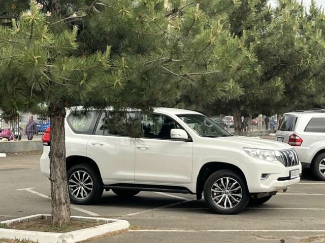 Белый Тойота Ленд Крузер Прадо 150, объемом двигателя 2.7 л и пробегом 59 тыс. км за 34000 $, фото 2 на Automoto.ua