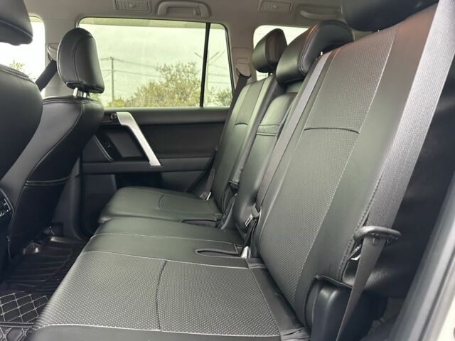 Білий Тойота Ленд Крузер Прадо 150, об'ємом двигуна 4 л та пробігом 70 тис. км за 39999 $, фото 6 на Automoto.ua