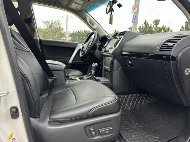 Білий Тойота Ленд Крузер Прадо 150, об'ємом двигуна 4 л та пробігом 70 тис. км за 39999 $, фото 4 на Automoto.ua