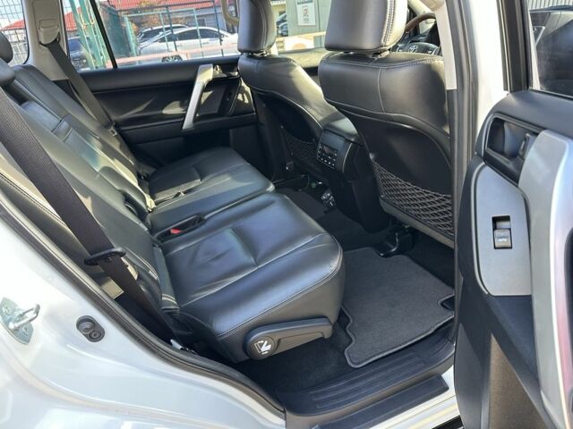 Білий Тойота Ленд Крузер Прадо 150, об'ємом двигуна 4 л та пробігом 132 тис. км за 39900 $, фото 16 на Automoto.ua