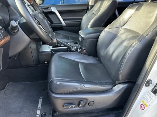 Білий Тойота Ленд Крузер Прадо 150, об'ємом двигуна 4 л та пробігом 132 тис. км за 39900 $, фото 10 на Automoto.ua