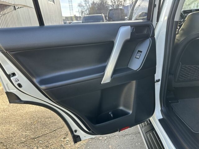 Білий Тойота Ленд Крузер Прадо 150, об'ємом двигуна 4 л та пробігом 132 тис. км за 39900 $, фото 20 на Automoto.ua