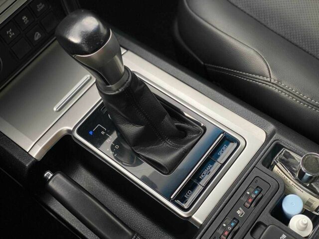 Білий Тойота Ленд Крузер Прадо 150, об'ємом двигуна 4 л та пробігом 130 тис. км за 44490 $, фото 23 на Automoto.ua