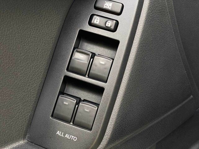 Білий Тойота Ленд Крузер Прадо 150, об'ємом двигуна 4 л та пробігом 130 тис. км за 44490 $, фото 16 на Automoto.ua