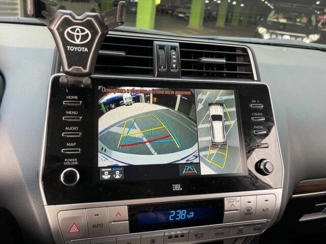 Белый Тойота Ленд Крузер Прадо 150, объемом двигателя 4 л и пробегом 38 тыс. км за 55000 $, фото 18 на Automoto.ua