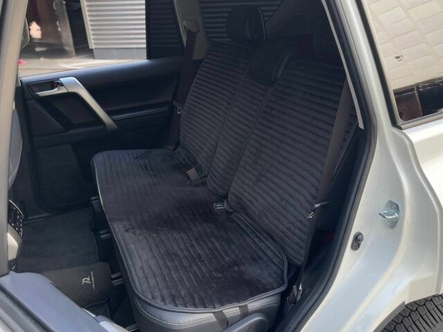 Белый Тойота Ленд Крузер Прадо 150, объемом двигателя 4 л и пробегом 38 тыс. км за 55000 $, фото 7 на Automoto.ua